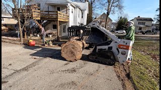 Bobcat MT85 VS Huge Log