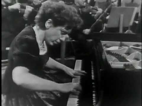 Rosalyn Tureck plays Beethoven: Piano Concerto no. 5 "Emperor" - I (1955 | Video)