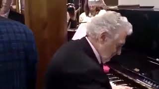 Granada con Plácido domingo en el piano y Arturo Chacón con bella voz de Tenor! Grandes los dos!!