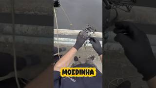 Moedinha, Pilha, arame... coitadinho dos PEIXES lá embaixo 😭😭😭