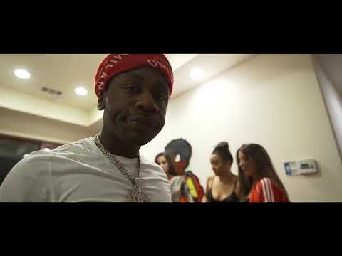 Soulja Boy ft. Q Money - Walk In The Drip