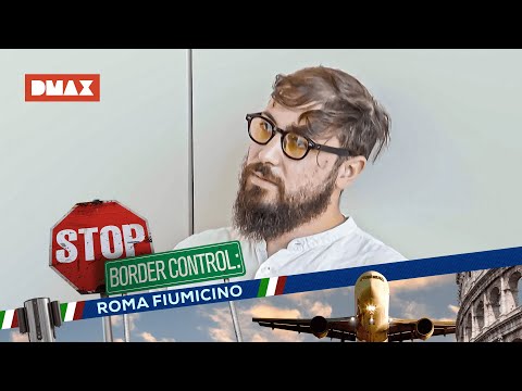 A young man tries to distract the police but has drugs in his suitcase. | Stop Border Control Fiu...