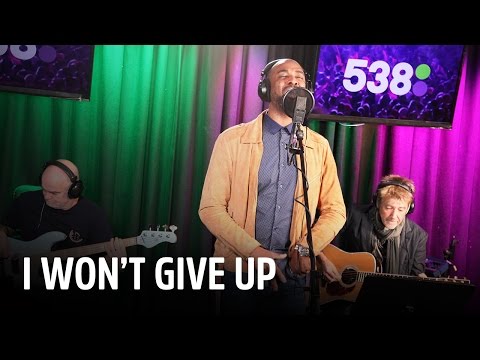 Dwight Dissels - I Won’t Give Up | Live bij Evers Staat Op