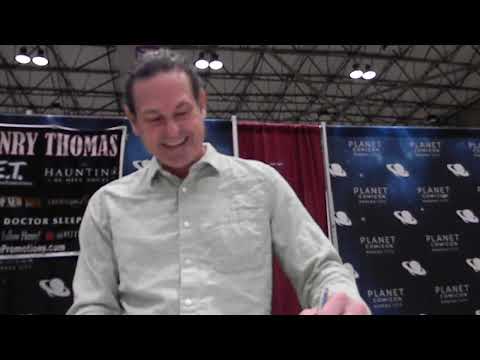 meeting Henry Thomas (Elliott from E.T. the Extra-Terrestrial Fri 3-17-23 Planet Comicon Kansas City