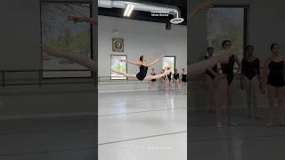 HOLY !!! Her LEAP is PERFECT 😱🩰✨ #ballet #ballerina #balletclass #flexible #strong