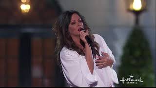 Sara Evans sings &quot;Born To Fly&quot; at the Whitehouse, Washington DC - July 4, 2018