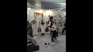 Tatsuhito Uto performing vai