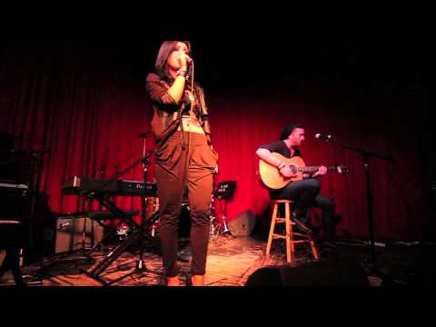 Angelika Vee - "Am I Wrong" By Nico & Vinz