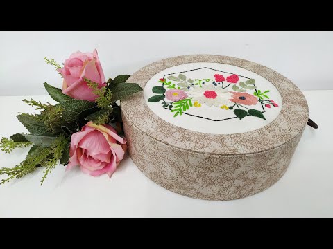 Caixa Redonda Em Tecido  Com Tampa Para Bordado