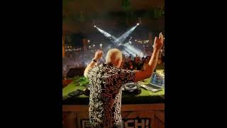 Fatboy Slim Playing 'Bamboleo'