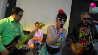 JUANA CHICHARRO - DEJAD DE CHUTAROS @DeliaRecords 17/06/2016 @lasisterhood