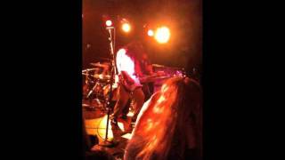 Los Lonely Boys- I&#39;m A Man (live with awesome drum solo by Ringo Garza)
