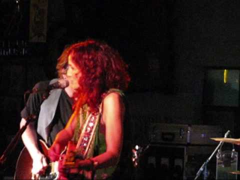 Patty Griffin - I Smell A Rat - Floore's Country Store, Helotes, TX - Apr 28, 2009