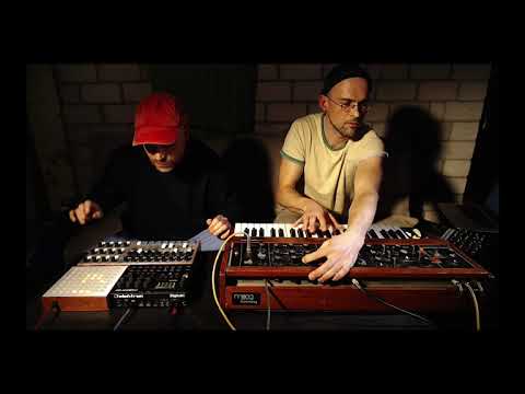 skinnerbox - sofa #6 (elektron digitakt, minimoog, ableton)