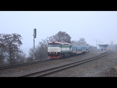 Lokomotiva 749.264 v čele Os 9057 do Čerčan