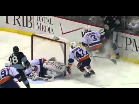 Malkin dangles through NY Islanders defense (10.27.2011)