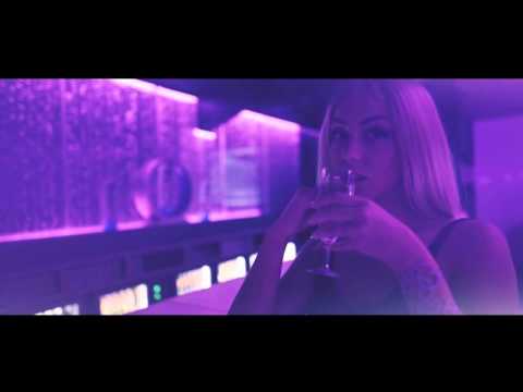 download lagu mp3 mp4 Club Hamburg, download lagu Club Hamburg gratis, unduh video klip Club Hamburg