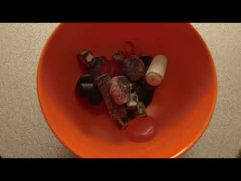 MongoTV_9527 - Del 2 - SPISER SKÅL SLIK SØNDAG AFTEN