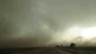preview picture of video 'Driving into haboob (dust storm), Roscoe, TX, May 23, 2013'