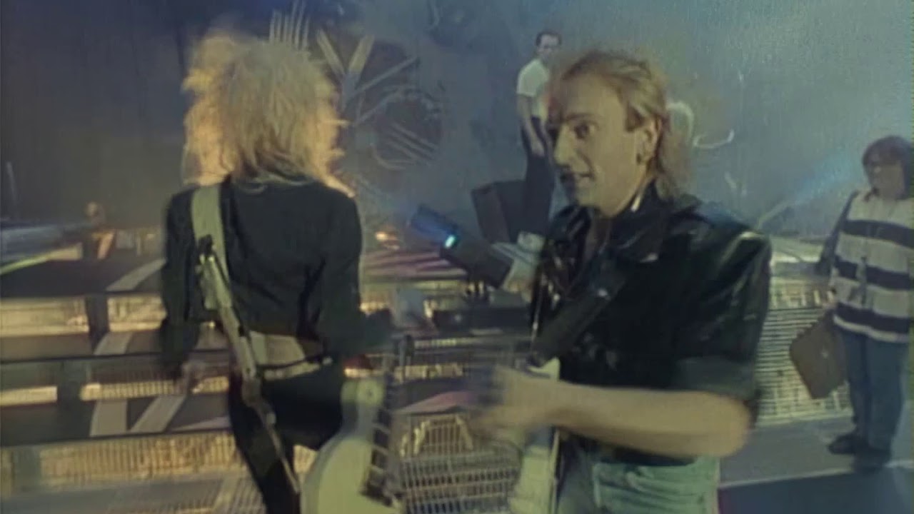 Def Leppard - Stagefright (Intro) - (In The Round In Your Face) (HD/1080p) - YouTube