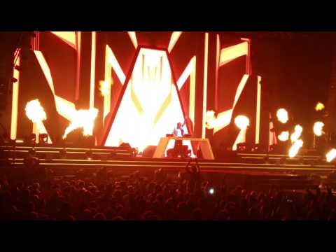 Armin van Buuren - Armin Only Embrace World Tour,  Live