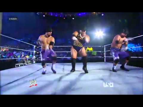 2012: Rikishi returns on RAW and dances with The Usos [16.07.2012] ᴴᴰ