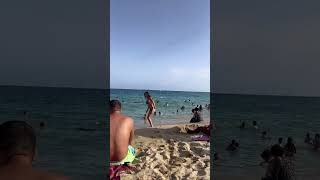 まだ海の水は冷たかったみたいだね！