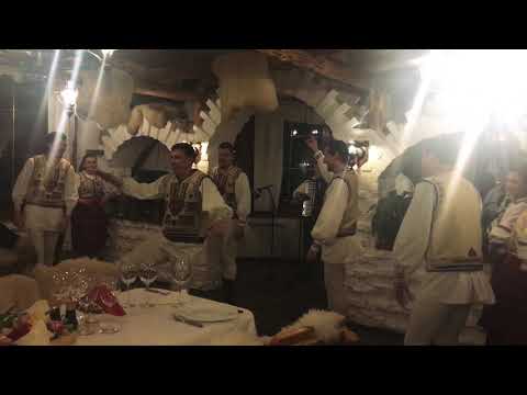 Dans din zona Făgărașului - Junii Brașovului - Restaurant Miorița - Poiana Brașov
