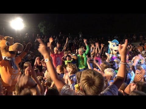 Speedy and Sandy with Bobby at mini disco - Union Lido 2023