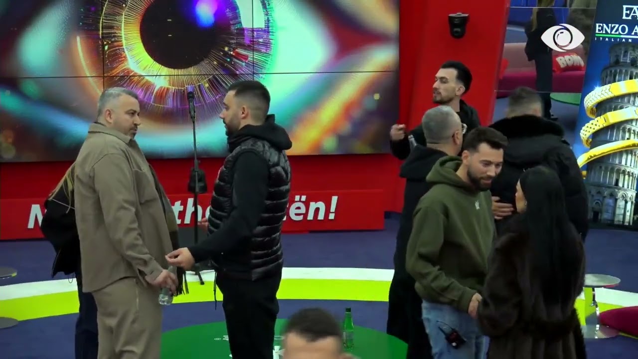 “Je kot, e ke treshin në ballë”/ Miri përplaset ashpër me Rogertin: Do ta tregoj unë ty incestin…