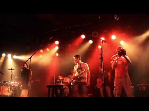 Karl Hlamkin and Inflammable Orchestra - БΩМЖИ поджигают ночь [live]