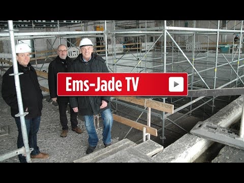 Hallenbad in Schortens: Bürgermeister Böhling besucht Baustelle