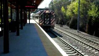 preview picture of video 'New Haven Shoreline East arriving at station in Madison Connecticut'