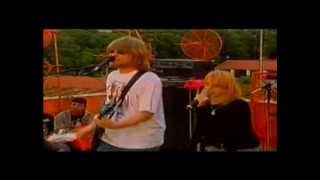 Engenheiros do hawaii e Bianca Jhordão (Leela) cantando SEGURANÇA.