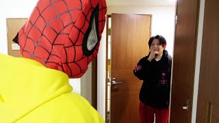 スパイダーマンが家にいたら夕闇はどういう反応するの？