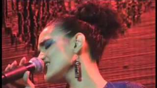 Cris Aflalo - Um Tom (Caetano Veloso)
