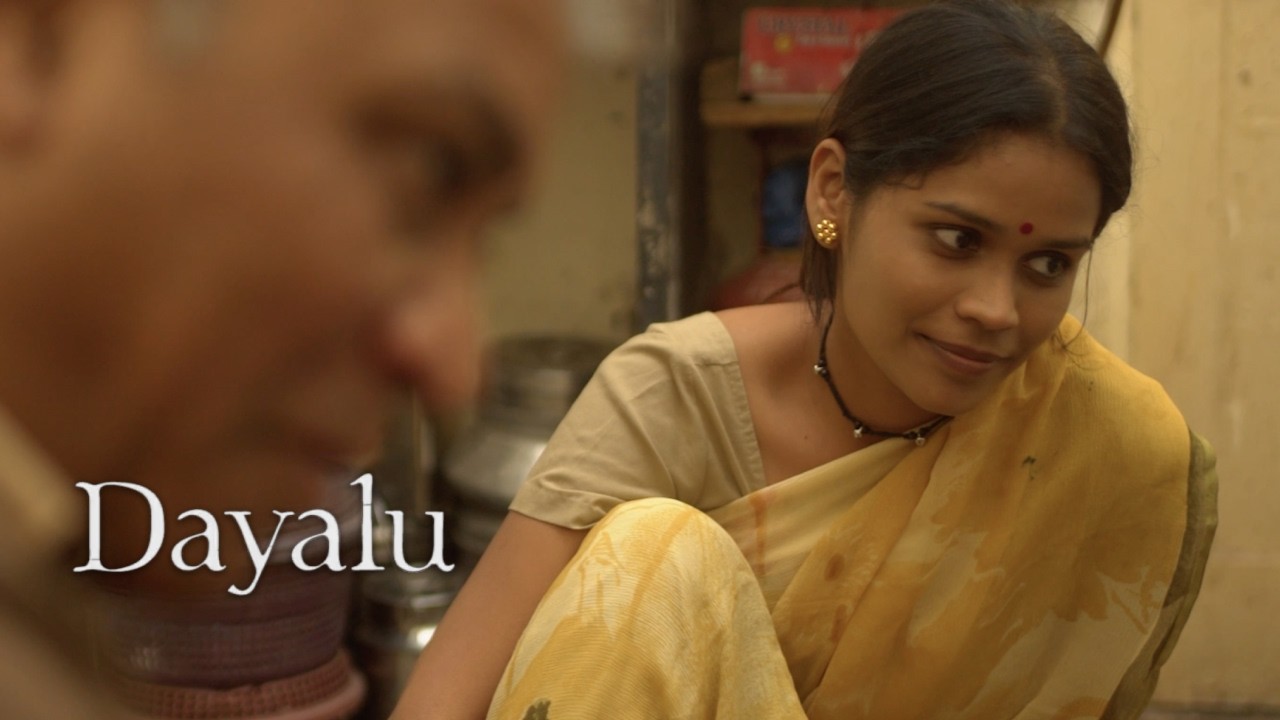 Miniature de la vidéo Dayalu | Hindi Short Film | Vipin Sharma, Manjiri Pupala du film Dayalu