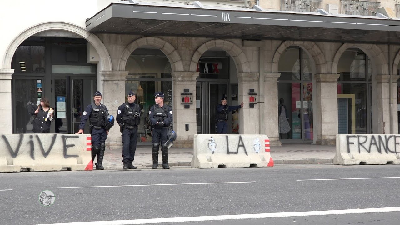 Fin de manifestation : arrestation arbitraire de 2 jeunes lycéens