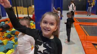 Download lagu Reina Morea dhe Ajka në lodra(Prishtinë) mp3