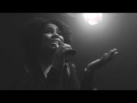 Dévotion (Khenny Kikiesa) - Histoire d'amour (Official Video)