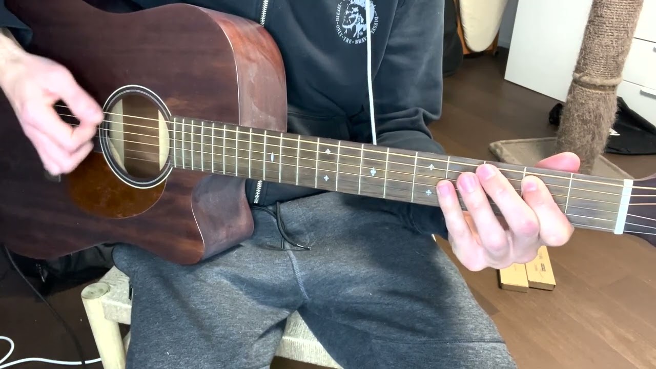 Roberto Barlocci playing the Alan and Cassandra love theme from The Hangover Part III on solo guitar