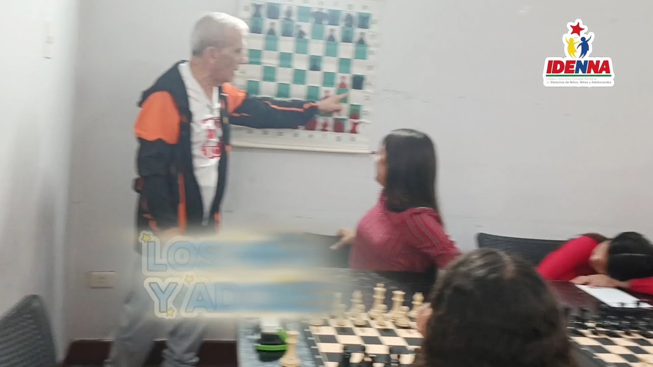 Fundación ajedrez visito a niños y niñas de la mariposa