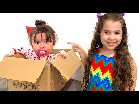 SARAH FINGE BRINCAR de ser BABÁ POR UM DIA de sua IRMÃ