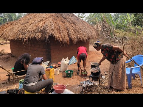 #Kasaï 27 ans après à [#KASEKI] prof Sylvain lumu revient dans son territoire de Ngandajika...
