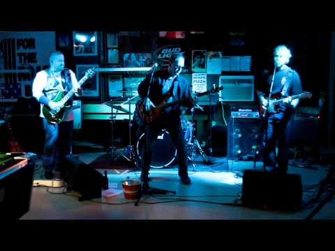 Dewey Decibel Live Johnny B. Goode.mpg