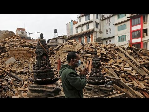 Time running out for Nepal earthquake survivors as death toll hits 4,000