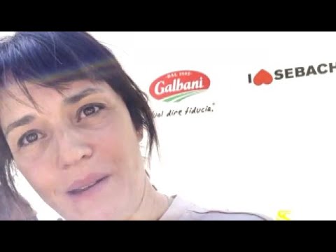 Carmen Consoli: stop guerra, dare meno importanza al Dio denaro