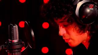 The BSMNT: Julian Perretta - Miracle (live bij Q)