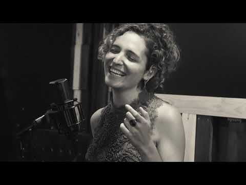 Les Fleurs - Marylène Corro y Orión Lion