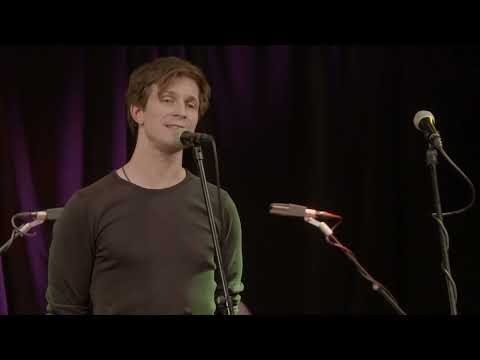 Igor Orozovič - Děvčátko s červeným pudlíkem - Cabaret Calembour